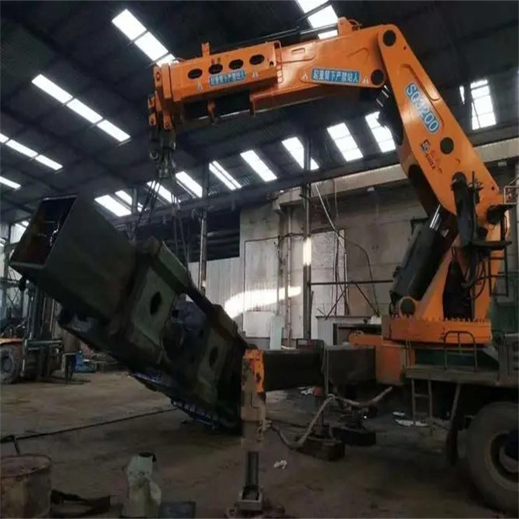 工业园区折臂吊出租怎么收费